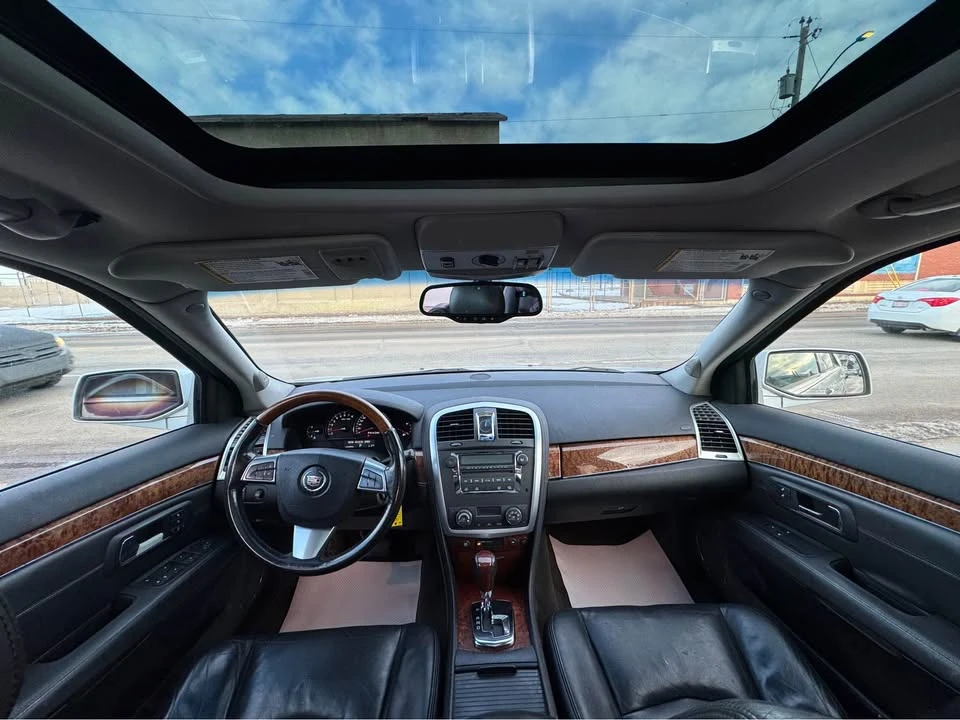 2009 Cadillac SRX - Image 13 of 18
