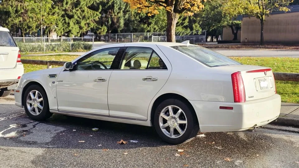 2009 Cadillac STS - Image 2 of 6