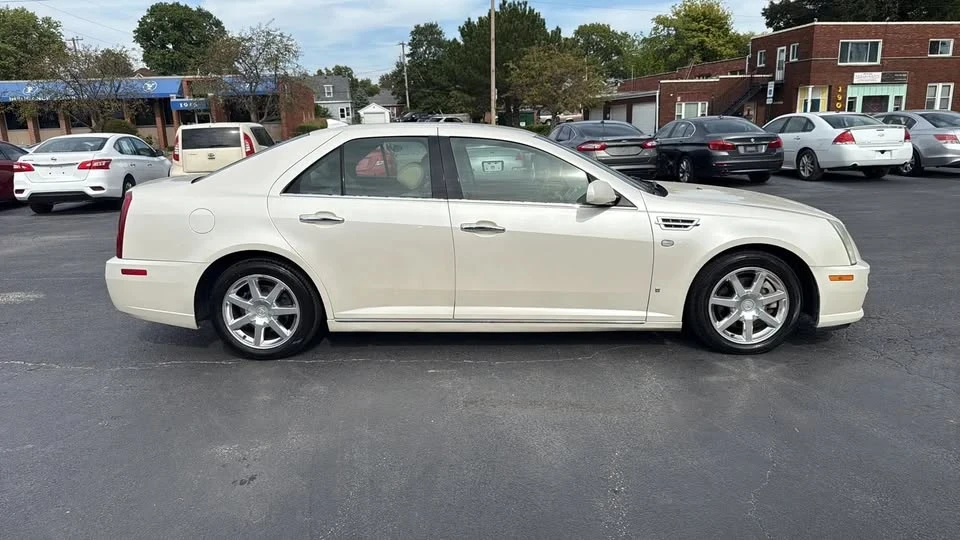 2009 Cadillac STS - Image 4 of 11