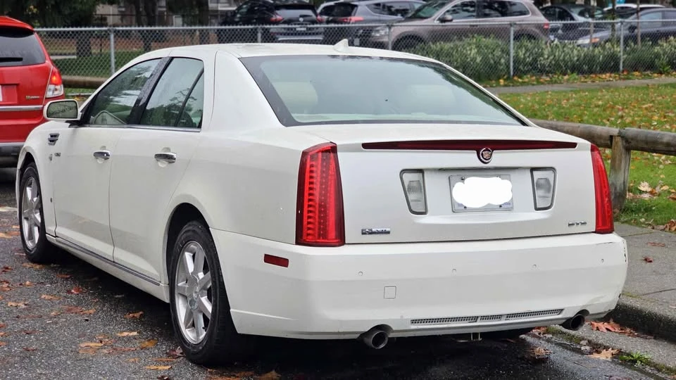 2009 Cadillac STS - Image 2 of 7