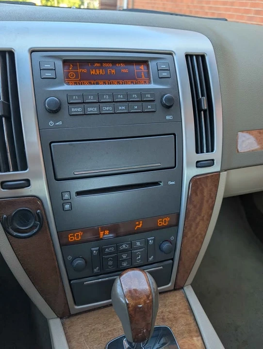 2009 Cadillac STS - Image 15 of 16