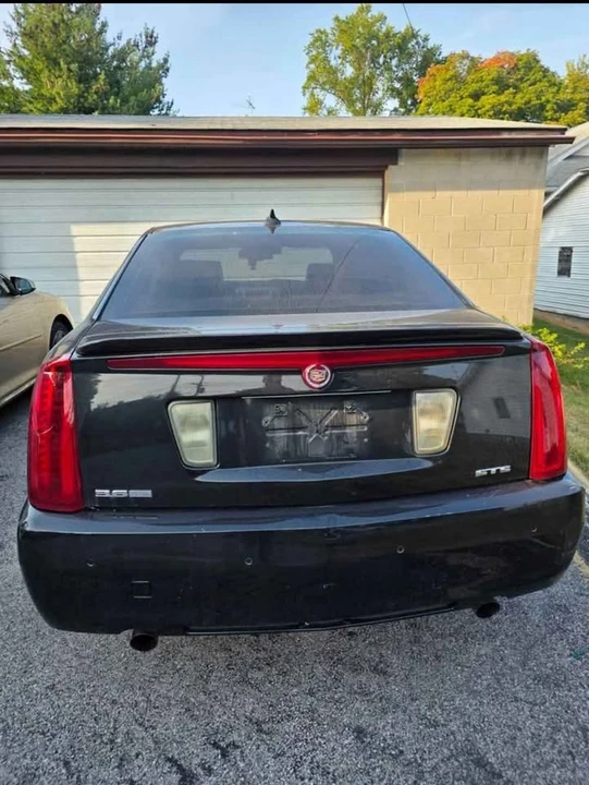 2009 Cadillac STS - Image 9 of 10