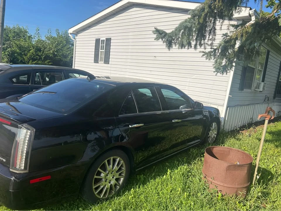 2009 Cadillac STS - Image 2 of 3