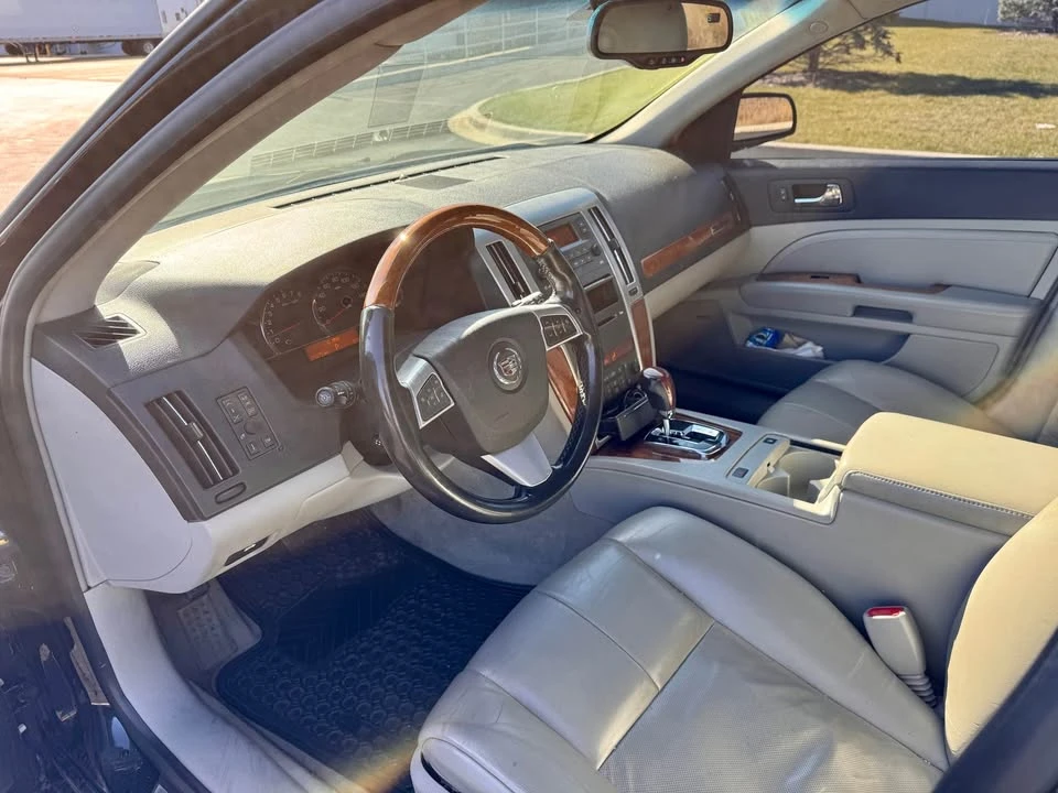 2009 Cadillac STS - Image 9 of 20