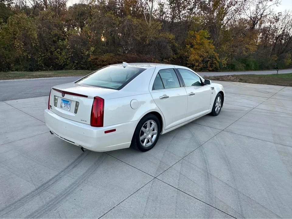2009 Cadillac STS - Image 2 of 17