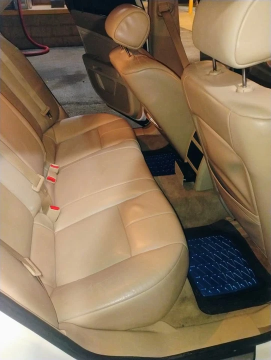 2009 Cadillac STS - Image 3 of 12