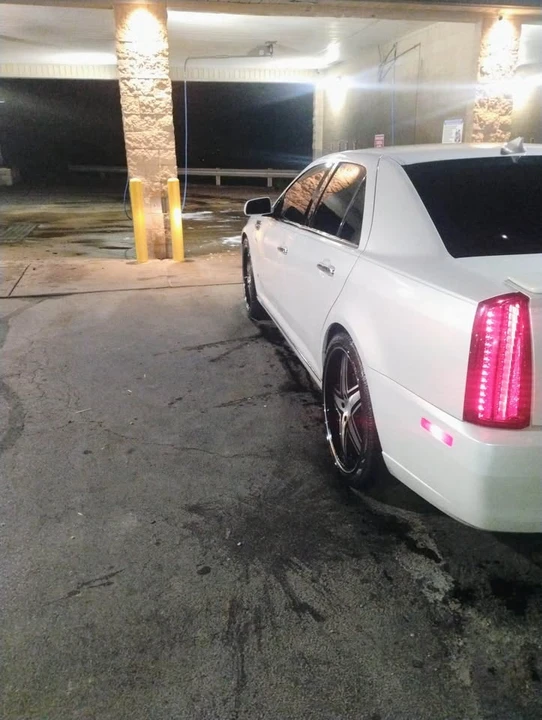 2009 Cadillac STS - Image 9 of 12