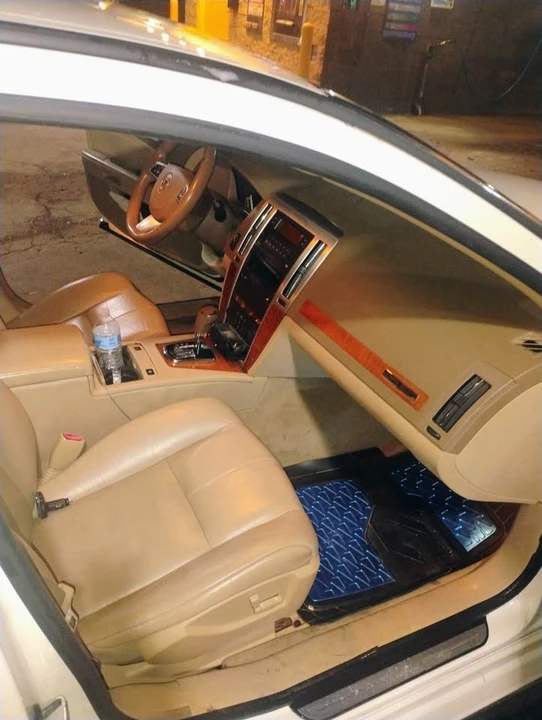 2009 Cadillac STS - Image 4 of 12