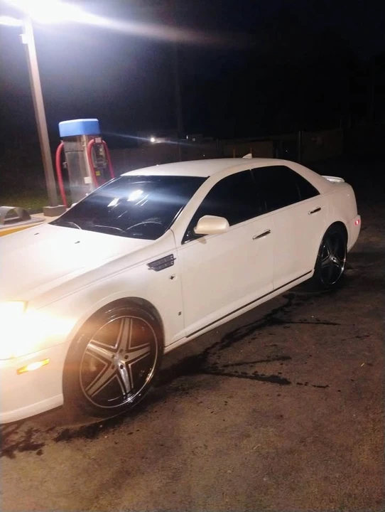2009 Cadillac STS - Image 2 of 12