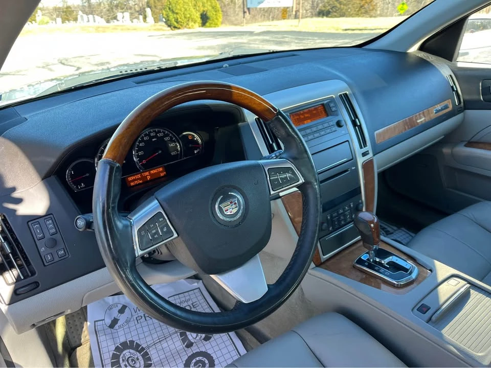 2009 Cadillac STS - Image 7 of 10