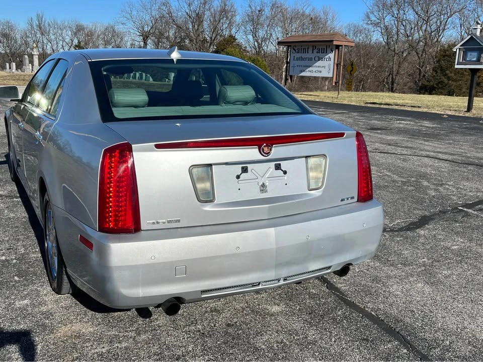 2009 Cadillac STS - Image 4 of 10