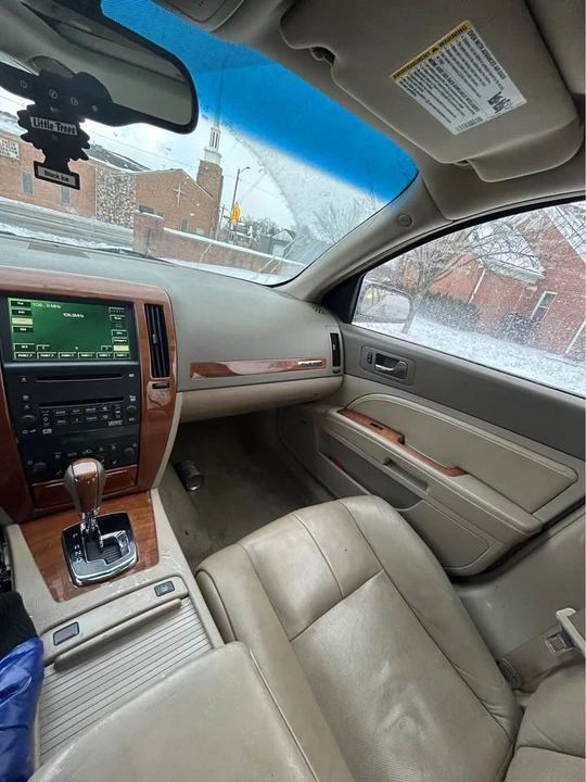 2009 Cadillac STS - Image 6 of 10