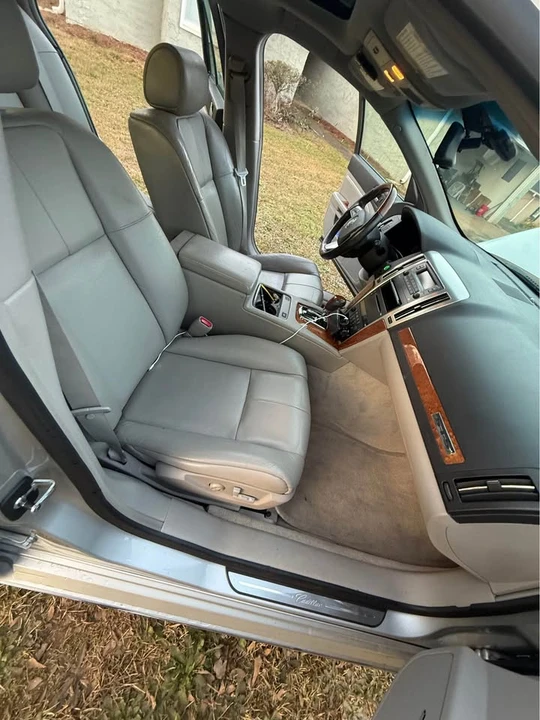 2009 Cadillac STS - Image 3 of 12