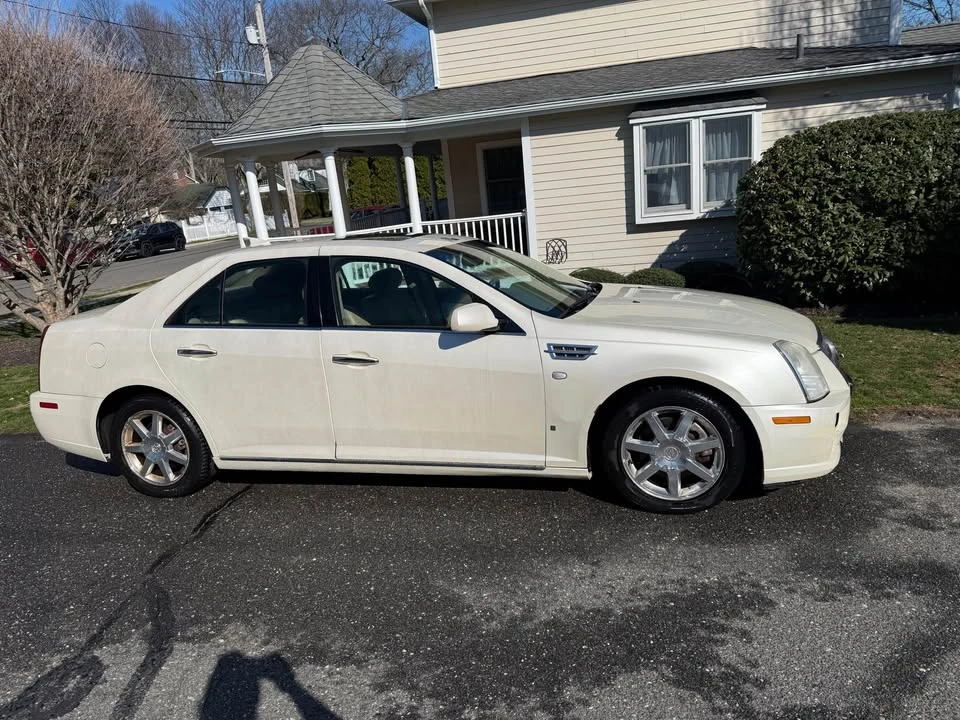 2009 Cadillac STS - Image 2 of 9