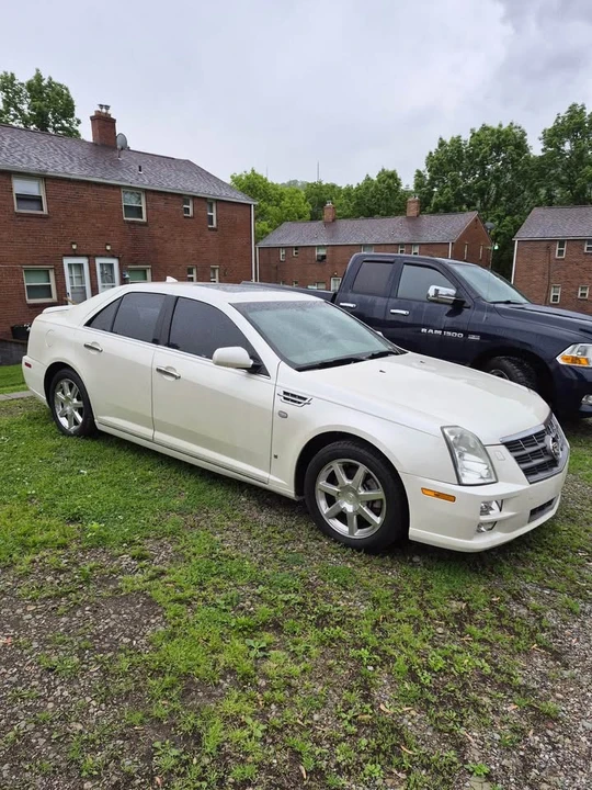 2009 Cadillac STS - Image 4 of 8