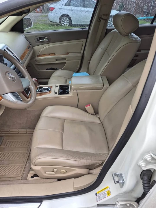 2009 Cadillac STS - Image 6 of 8