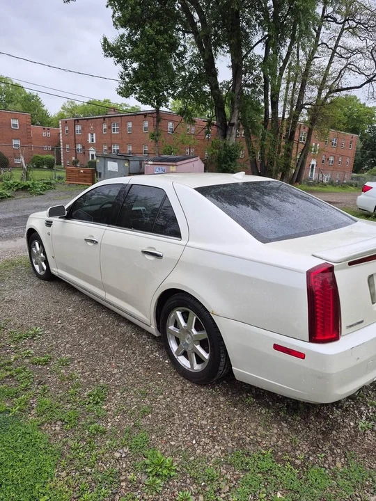 2009 Cadillac STS - Image 5 of 8
