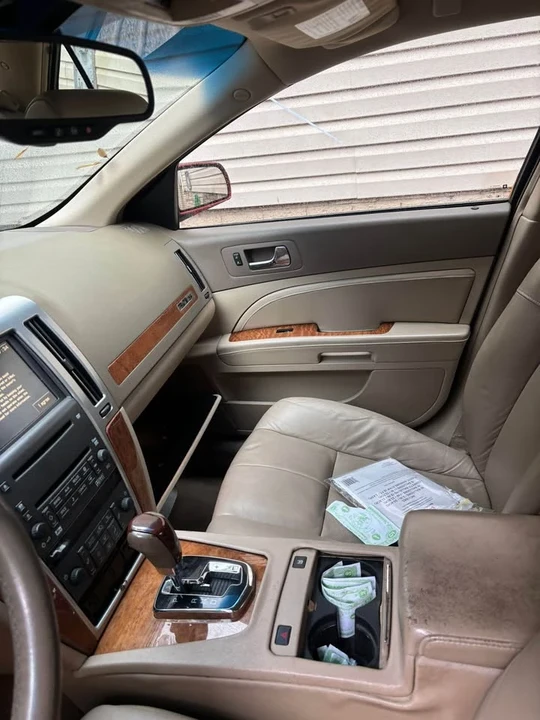 2009 Cadillac STS - Image 2 of 5