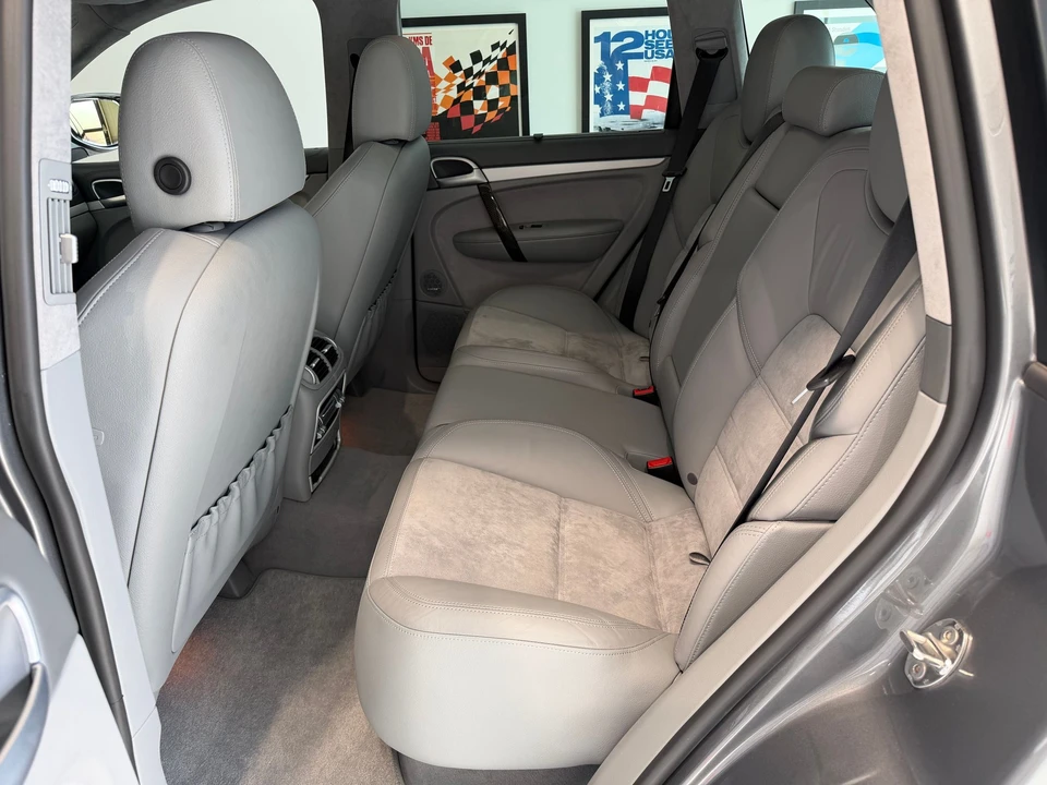 2009 Porsche 955/957 Cayenne GTS - Image 25 of 31