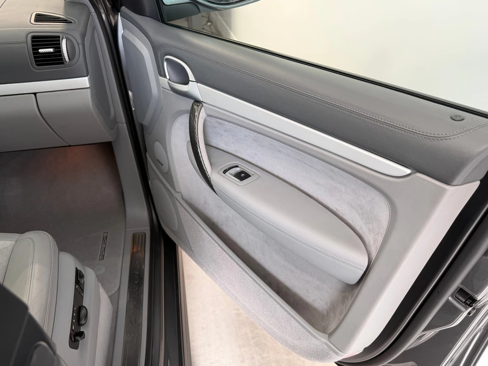 2009 Porsche 955/957 Cayenne GTS - Image 11 of 31