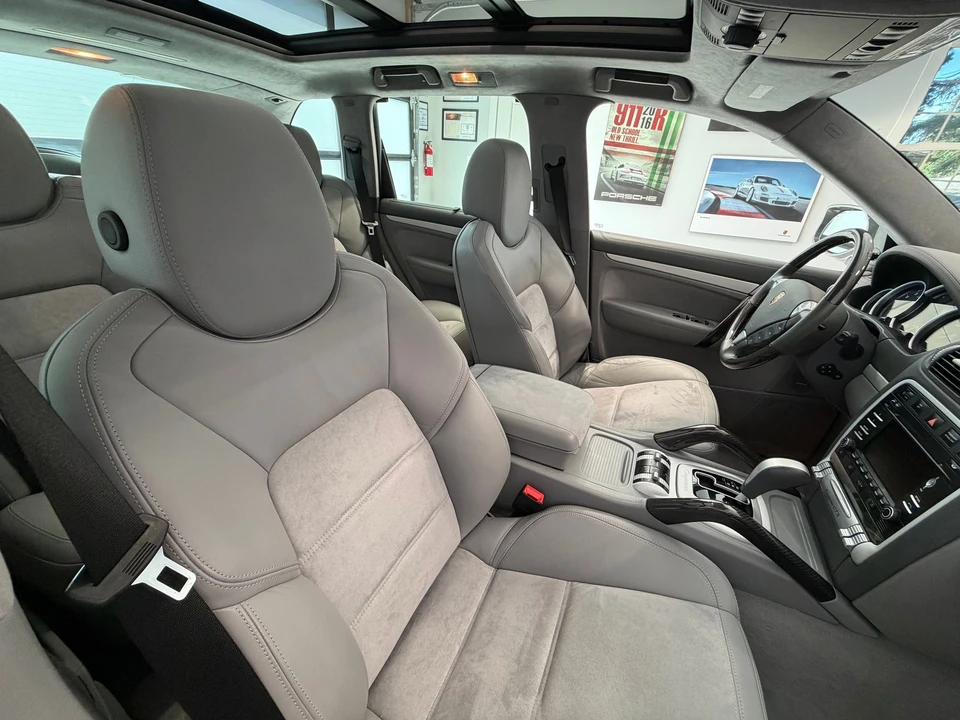 2009 Porsche 955/957 Cayenne GTS - Image 9 of 31