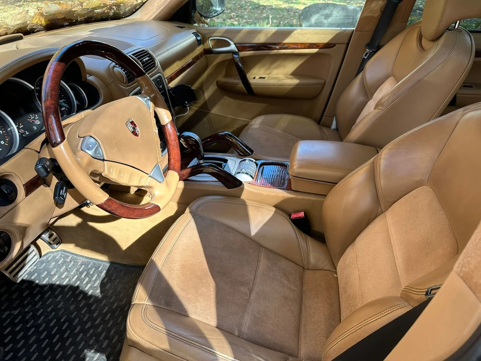 2019 Porsche 955/957 Cayenne Turbo - Image 2 of 6