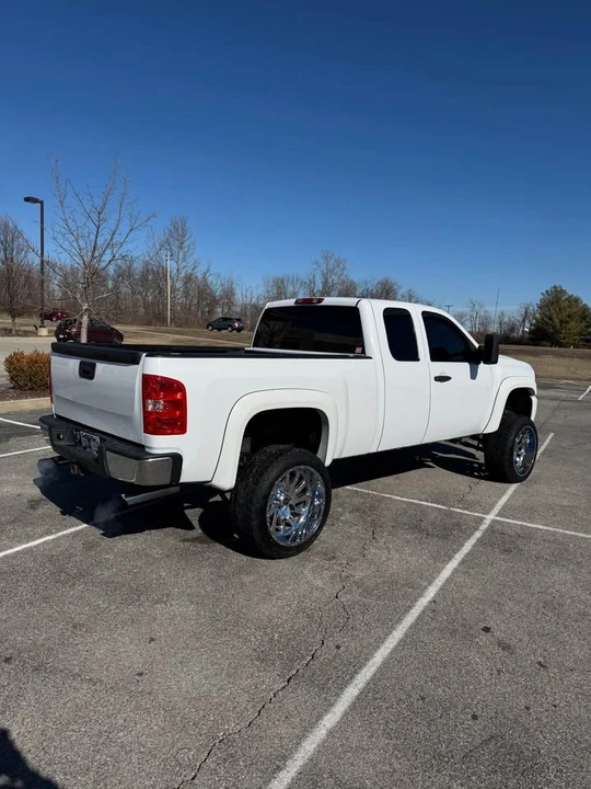 2009 Chevrolet Silverado 2nd Gen - Image 2 of 9