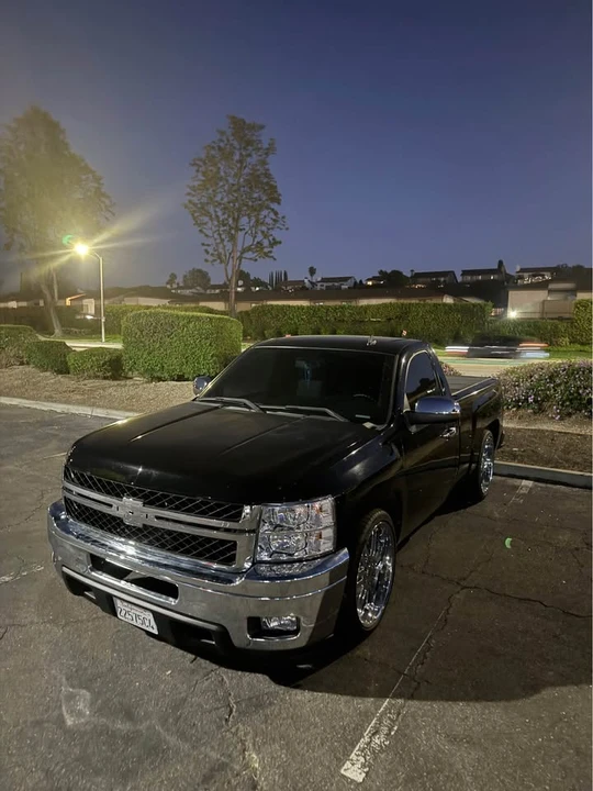 2009 Chevrolet Silverado 2nd Gen - Image 2 of 2