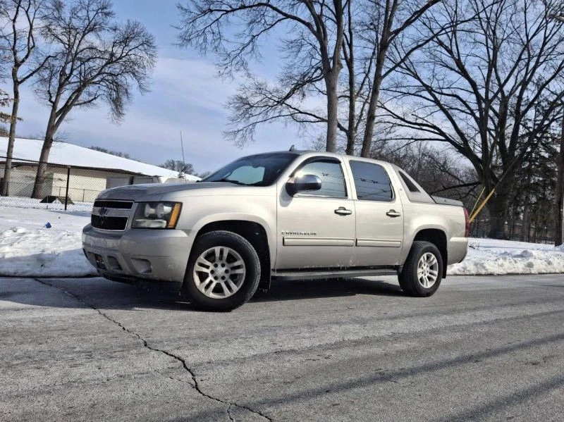 2009 Chevrolet Avalanche - Image 3 of 12