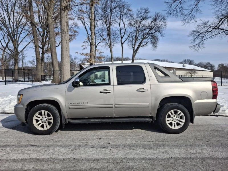2009 Chevrolet Avalanche - Image 6 of 12