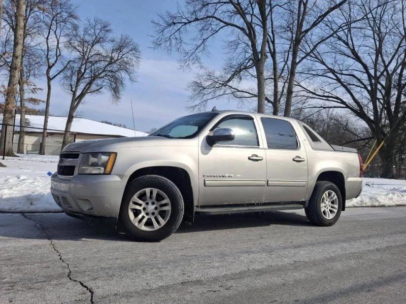 2009 Chevrolet Avalanche - Image 2 of 12