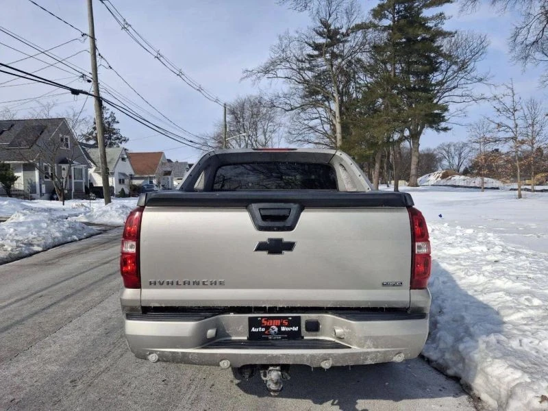 2009 Chevrolet Avalanche - Image 7 of 12