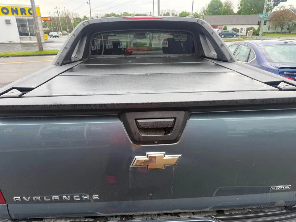 2009 Chevrolet Avalanche - Image 7 of 9