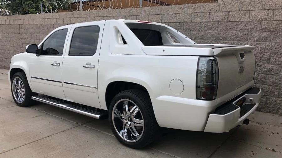 2009 Chevrolet Avalanche - Image 3 of 9
