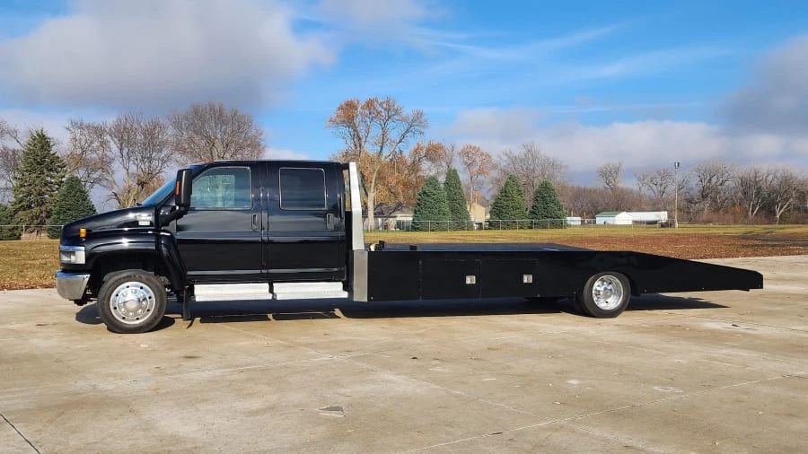 2009 Chevrolet Kodiak - Image 2 of 6