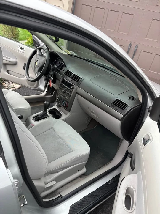 2009 Chevrolet Cobalt 1st Gen - Image 2 of 8