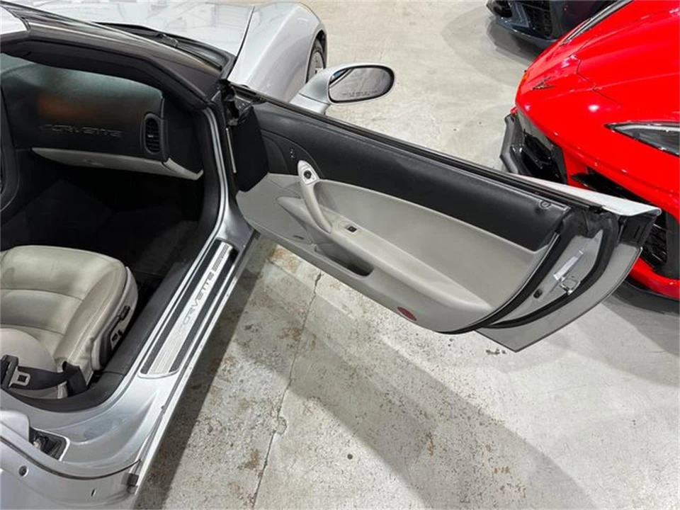 2009 Chevrolet Corvette C6 - Image 16 of 30
