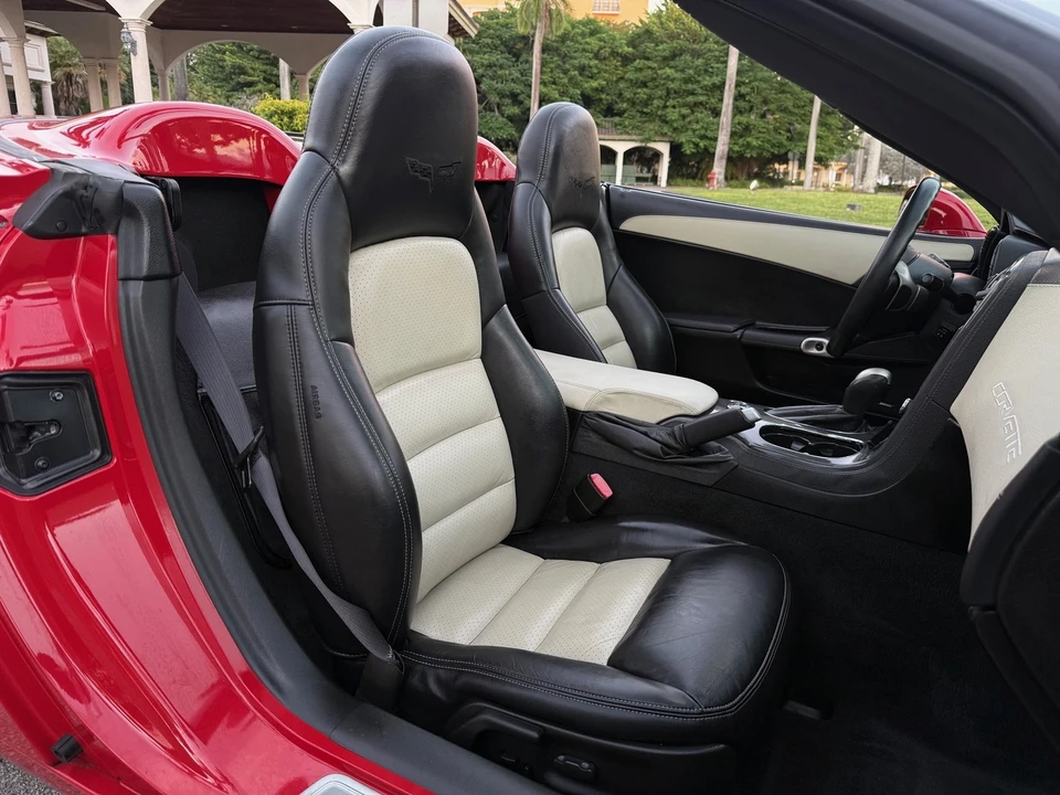2009 Chevrolet Corvette C6 - Image 12 of 21