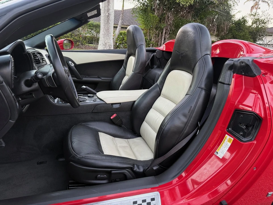 2009 Chevrolet Corvette C6 - Image 11 of 21