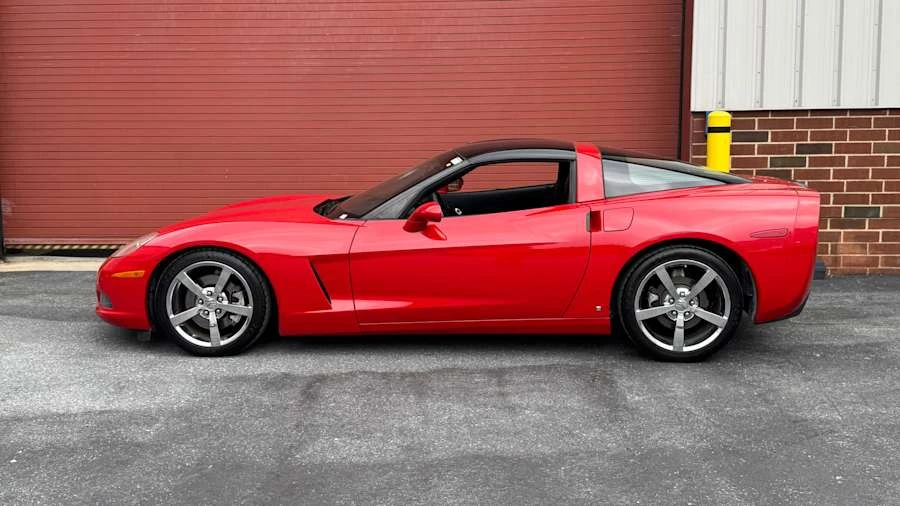 2009 Chevrolet Corvette C6 - Image 2 of 10