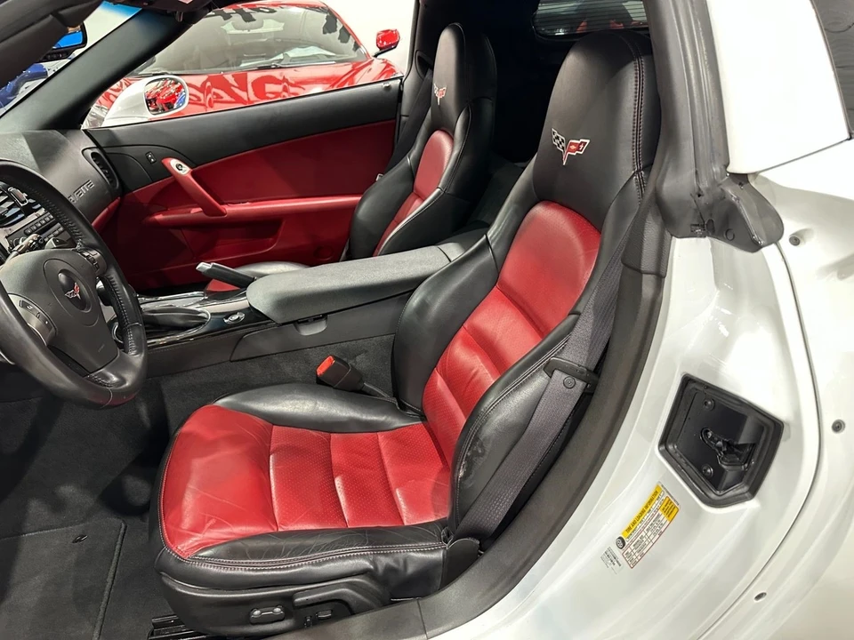 2009 Chevrolet Corvette C6 - Image 13 of 21