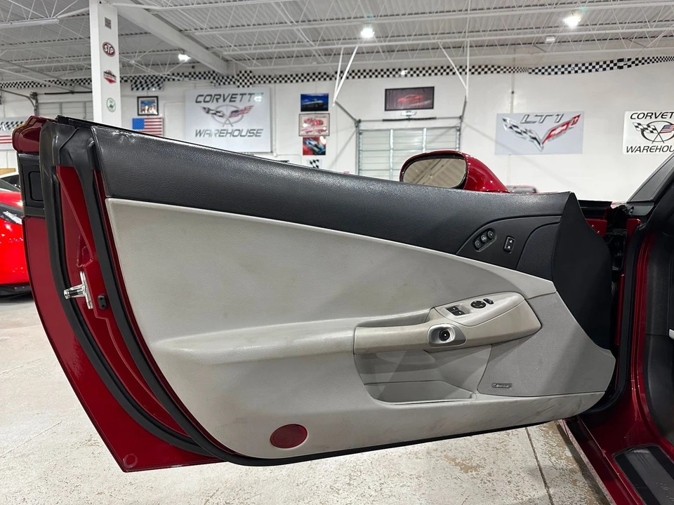2009 Chevrolet Corvette C6 - Image 16 of 21