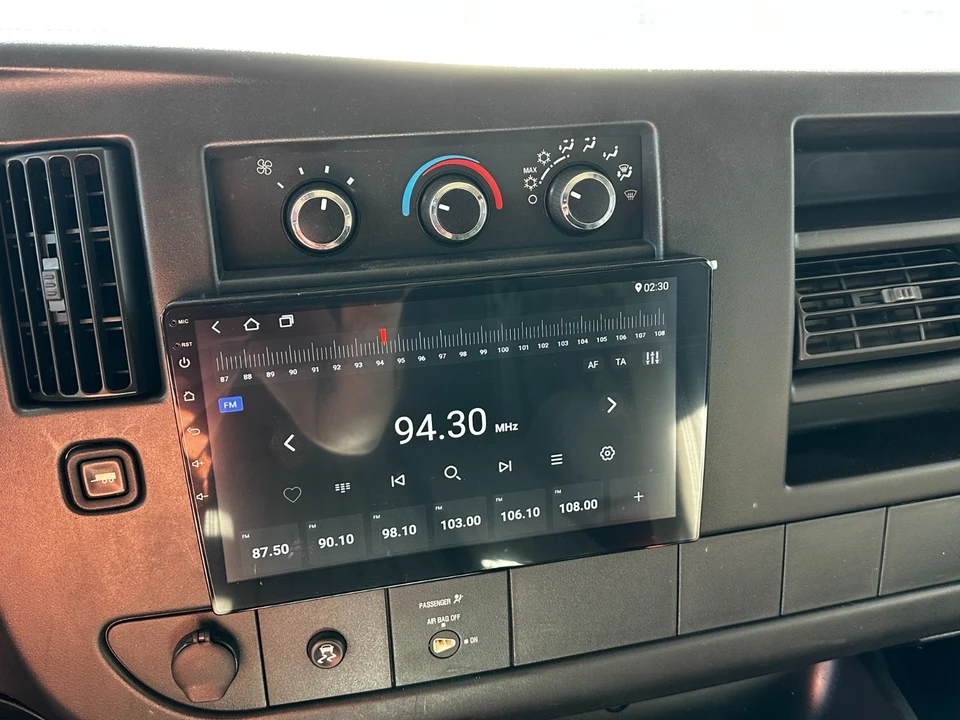 2009 Chevrolet Express - Image 16 of 18