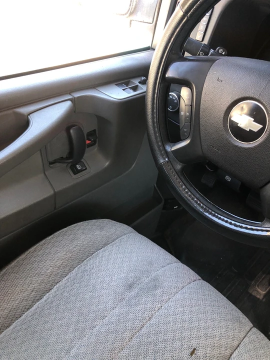 2009 Chevrolet Express - Image 7 of 21