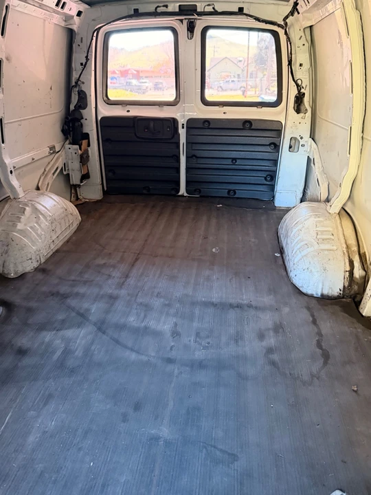 2009 Chevrolet Express - Image 21 of 21