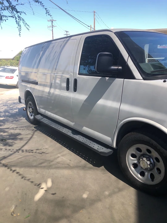2009 Chevrolet Express - Image 3 of 21