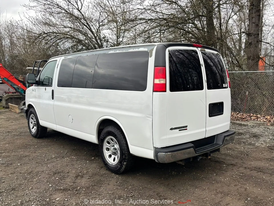 2009 Chevrolet Express - Image 3 of 12