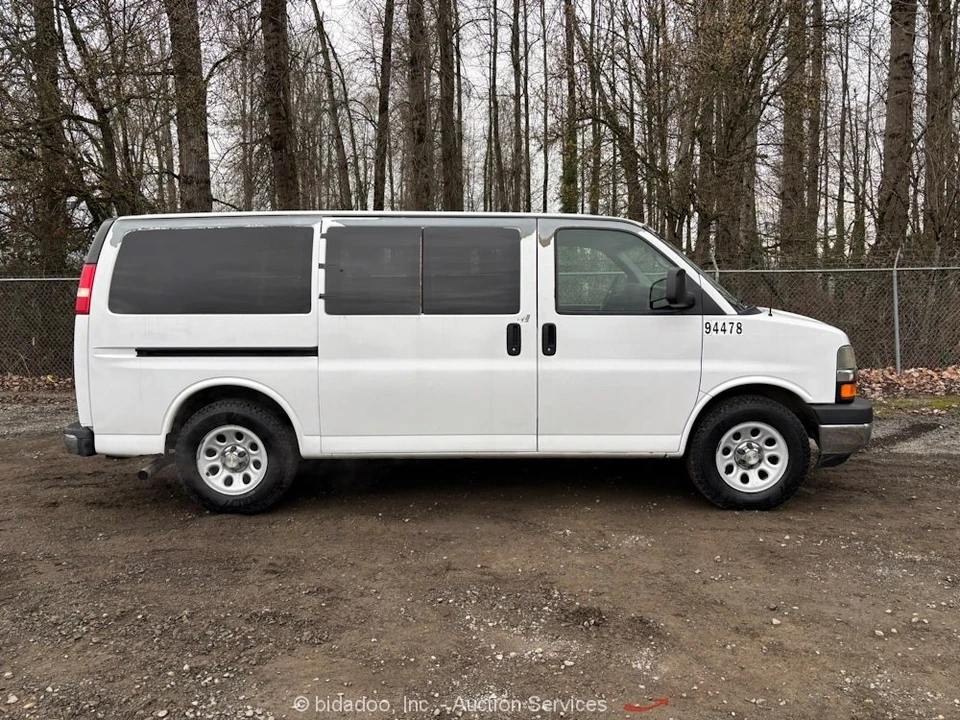 2009 Chevrolet Express - Image 6 of 12