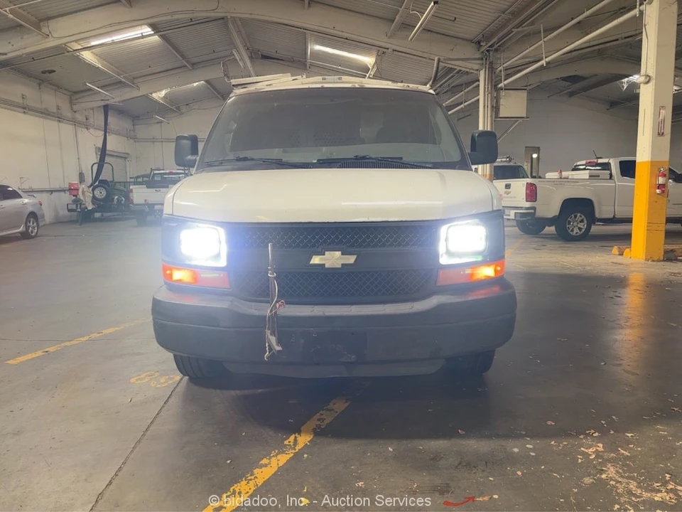 2009 Chevrolet Express - Image 7 of 12