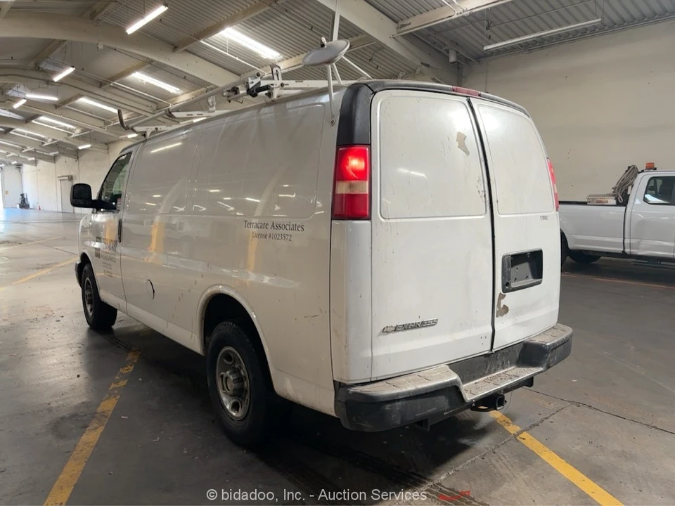 2009 Chevrolet Express - Image 3 of 12